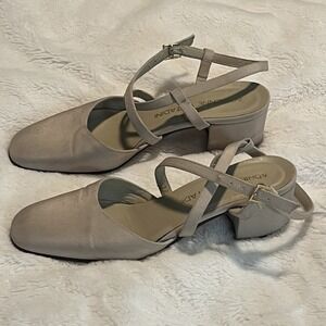 Adrienne Vittadini Classic Tan, Closed Toe Heel And Ankle Strap Size 5M